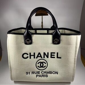 🏆Summer Staple: Chanel Cream Raffia Deauville Tote